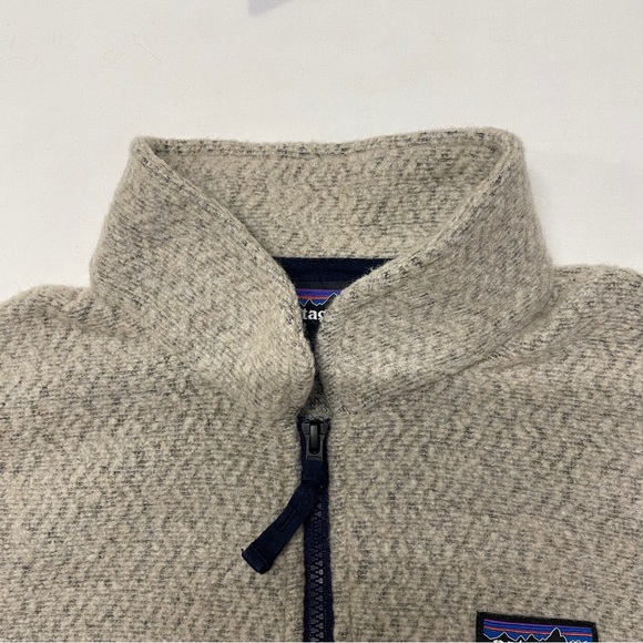 Patagonia Zip-Up Sweater in Beige and Navy - Picture 2 of 6